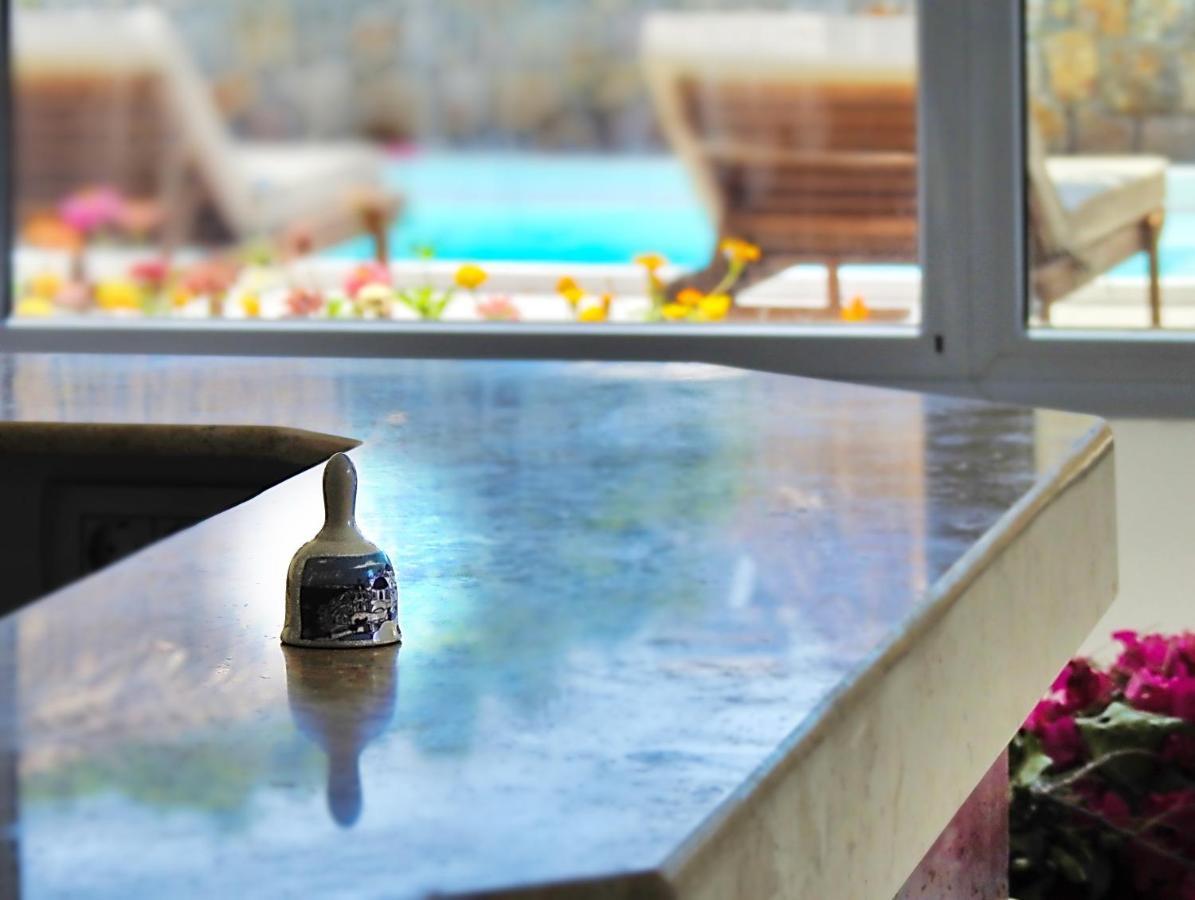 Avraki Hotel Kamári Kültér fotó