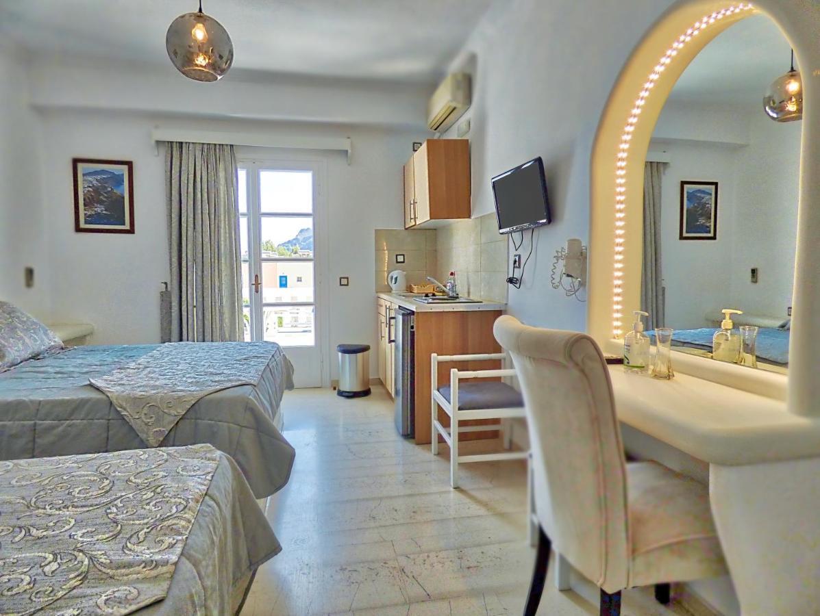 Avraki Hotel Kamári Kültér fotó