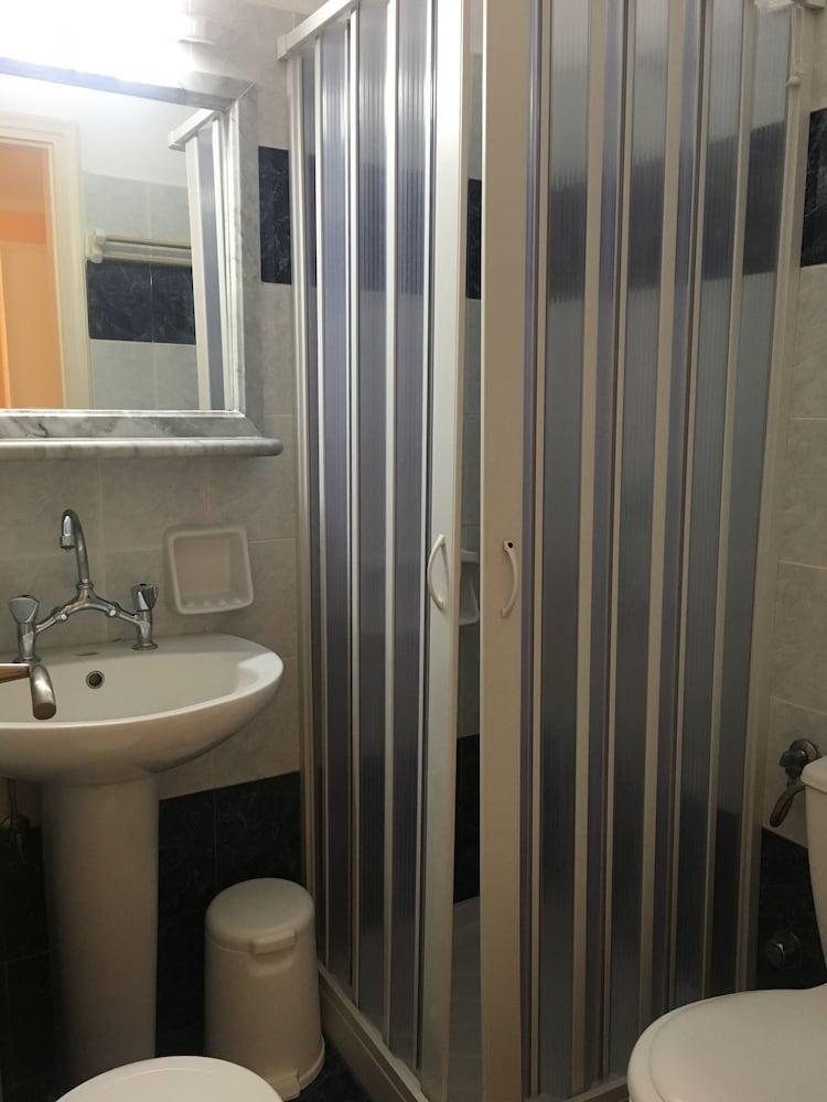 Avraki Hotel Kamári Kültér fotó