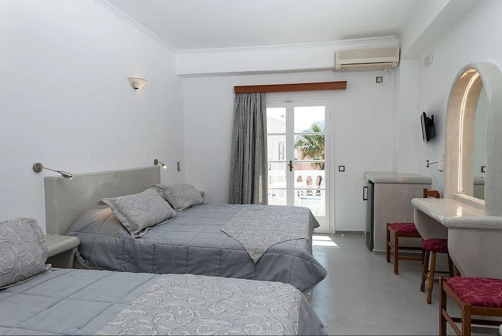 Avraki Hotel Kamári Kültér fotó