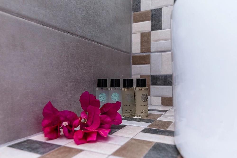 Avraki Hotel Kamári Kültér fotó