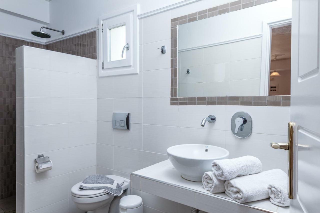 Avraki Hotel Kamári Kültér fotó